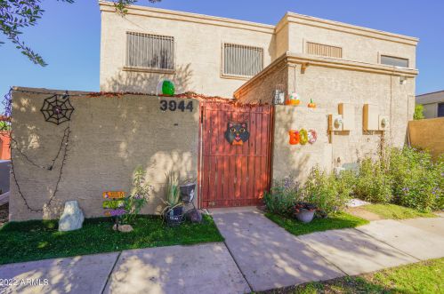 3944 Camelback Rd, Phoenix, AZ 85018-2611