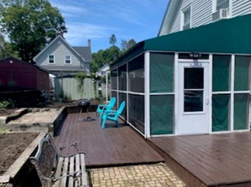 57 Oakland Ave, Methuen MA 01844-3673 exterior