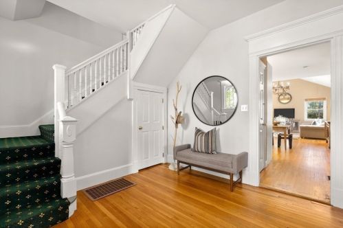 19 Elmore St, Newton, MA 02459-1118