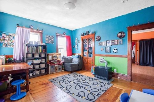 19 Almont Ave, Worcester MA 01604-3002 exterior