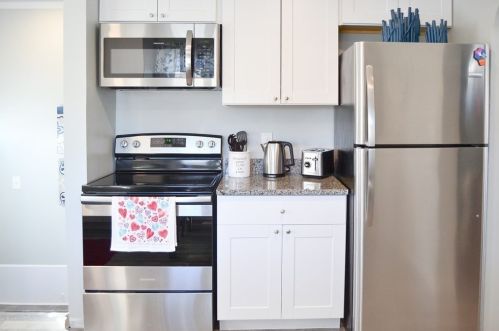 829 Shawmut Ave, New Bedford MA  02746-1315 exterior