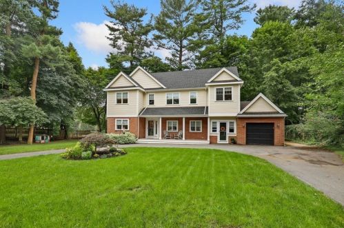 1 Locksley Rd, Lynnfield, MA 01940-1411