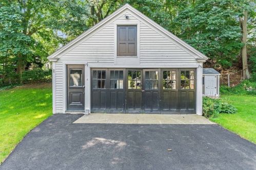 363 Pleasant St, Milton MA  02186-4764 exterior