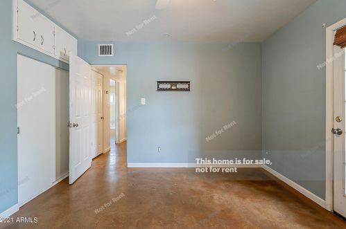 930 Denton Ln, Phoenix AZ 85014-2676 exterior