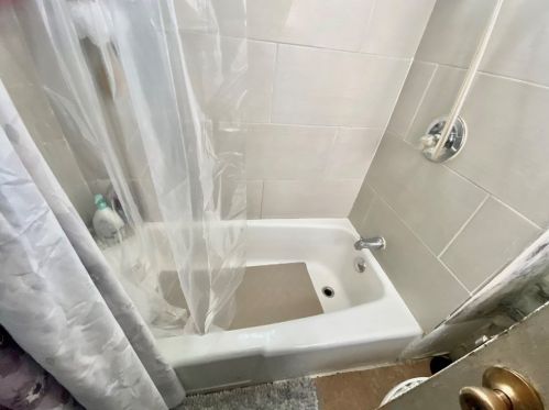 42 Summer St, Lawrence MA 01840-1718 exterior