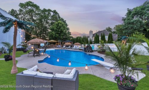 1 Highland Dr, Jackson Twp NJ 08527-1213 exterior