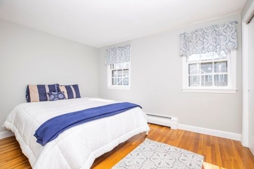 34 Rose St, Milton MA 02186-4616 exterior