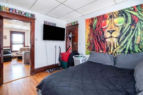 19 Almont Ave, Worcester MA 01604-3002 exterior