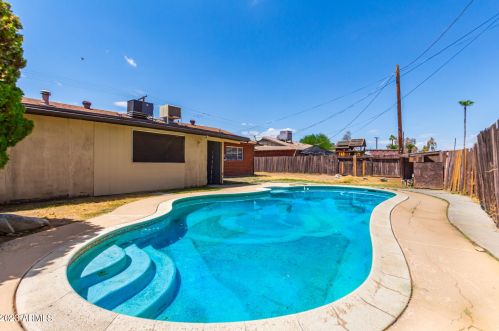 6329 43 Ave, Phoenix AZ 85029-3944 exterior