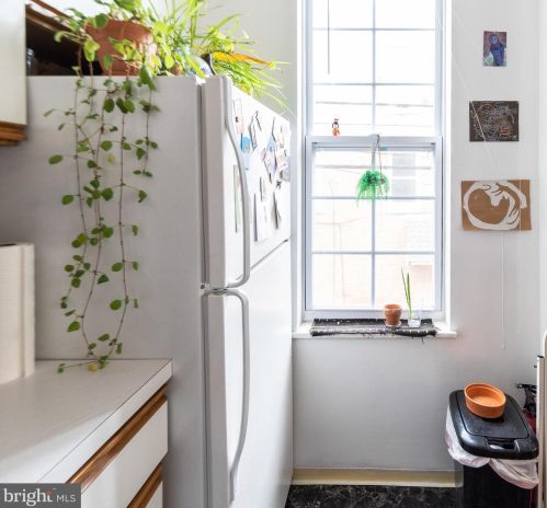 614 6 St, Philadelphia PA 19147-2128 exterior