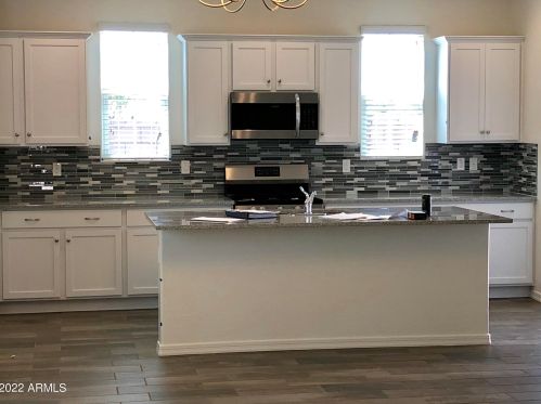 2211 Beck Ln, Phoenix AZ  85023 exterior