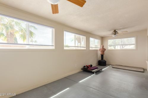 905 Bluefield Ave, Phoenix AZ 85053-1042 exterior