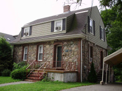 29 Florence St, Newton, MA 02459-2847