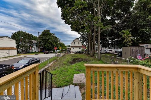 201 Maple Ave, West Deptford NJ  08093-1204 exterior