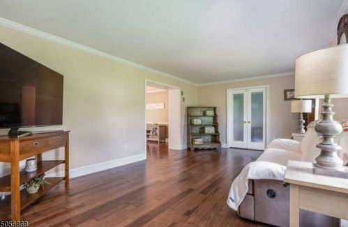 10 Farmhouse Rd, Milford, NJ 08848-2103