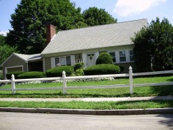 30 Hawthorn St, Newton, MA 02458-1215