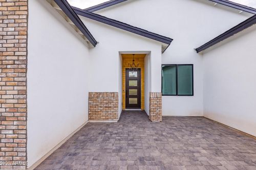 4514 34th St, Phoenix, AZ 85018-3319