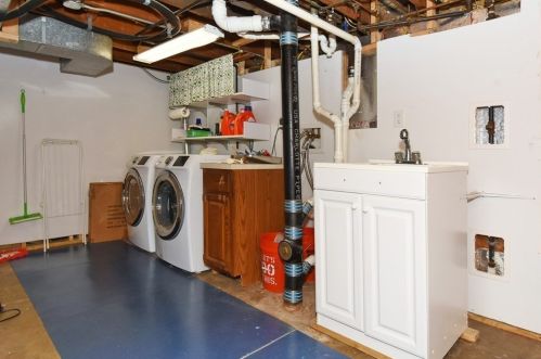 150 Donnellan Cir, Weymouth MA  02191-1763 exterior