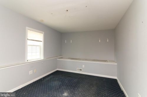 665 Broad St, West Deptford NJ 08096-1055 exterior