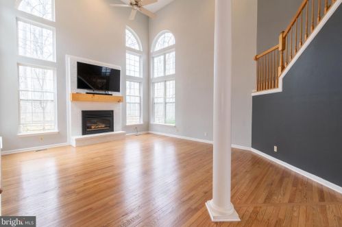 5484 Wooded Way, Columbia MD  21044-5722 exterior