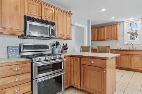 159 Weare St, Lawrence MA 01843-3646 exterior