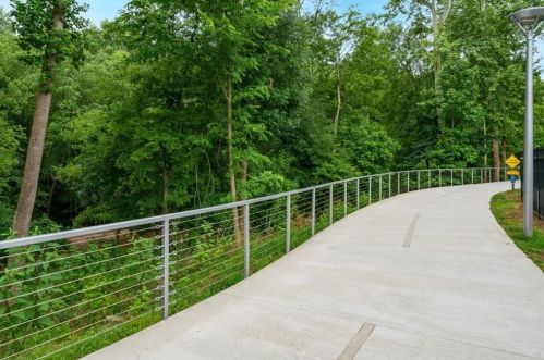 1258 Ky Lk Dr, Atlanta GA 30319-4143 exterior