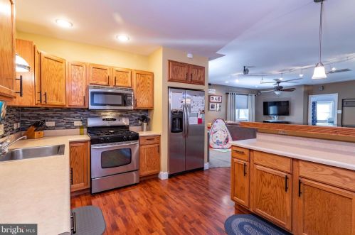 1366 Georgia Ave, West Deptford NJ 08093-1924 exterior