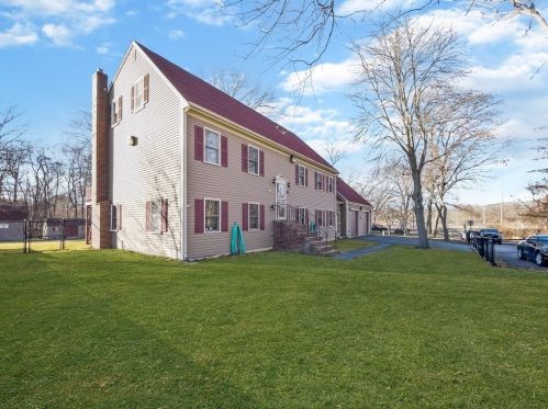 61 Weir St, Taunton, MA 02780-4651