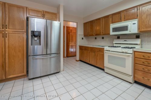 30 Baker Dr, Jackson Twp NJ 08527 exterior