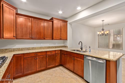 21845 39 St, Phoenix AZ 85018-7130 exterior