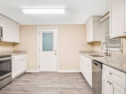 524 Oakview Dr, Stockbridge GA  30281-2014 exterior