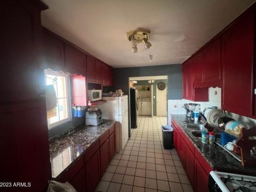 1832 38 Dr, Phoenix AZ 85053-3733 exterior