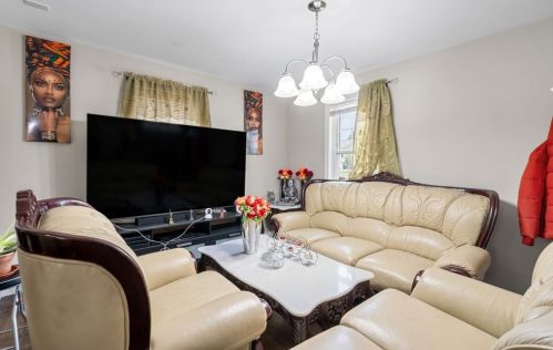 859 Pleasant St, Canton MA 02021-3317 exterior