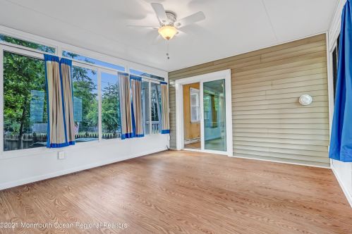 20 Irving Pl, Tinton Falls NJ  07724-1607 exterior