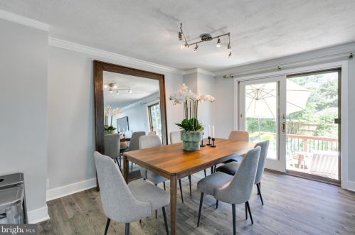 301 Lincoln Ave, West Deptford NJ  08066-1132 exterior