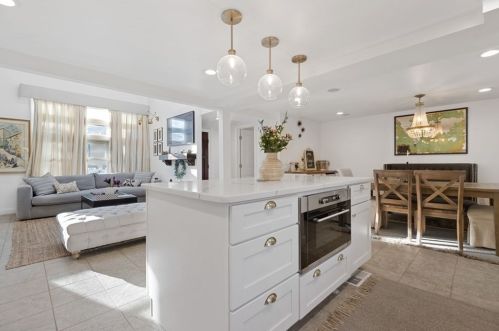 336 Elliot St, Newton MA 02464-1250 exterior