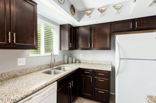 3102 Clarendon Ave, Phoenix AZ 85016-7097 exterior