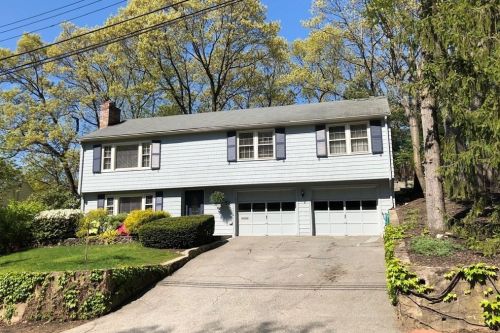 51 Melvin Rd, Arlington, MA 02474-1042