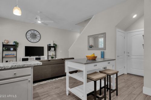 8969 8th Dr, Phoenix AZ  85021-8319 exterior