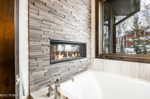 2424 Iron Mtn Dr, Park City UT 84060-6559 exterior