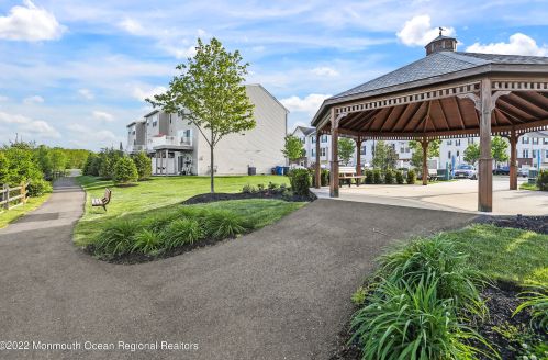 35 Kyle Dr, Tinton Falls NJ 07712-7536 exterior