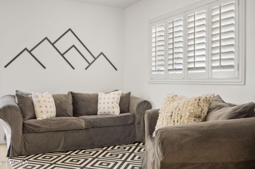 210 Butler Dr, Phoenix AZ 85051-4649 exterior