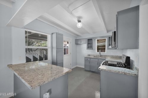 2205 Cambridge Ave, Phoenix AZ 85008-1027 exterior