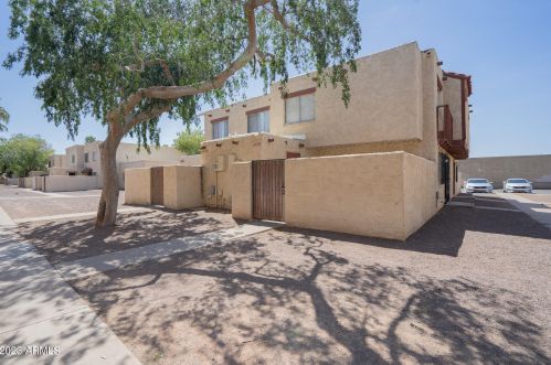 5434 Belleview St, Phoenix, AZ 85043-1716