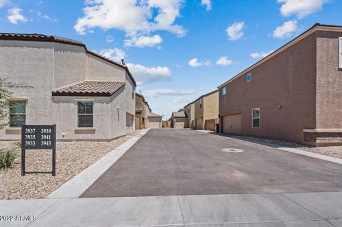 3941 79th Ln, Phoenix AZ  85043 exterior