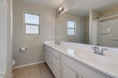 2126 Aire Libre Ave, Phoenix AZ 85022 exterior