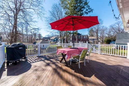 399 Mt Vernon St, Dedham MA 02026-3631 exterior