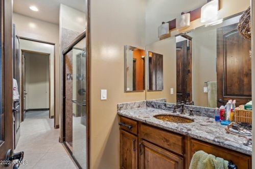 33807 4 Dr, Phoenix AZ 85045-0464 exterior