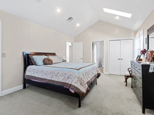 305 Detroit St, Fall River MA 02721-4904 exterior