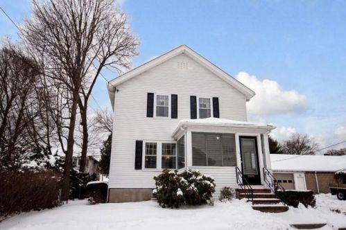 15 Upham St, Newton, MA 02465-1519